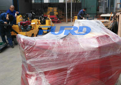 福瑞得機(jī)械座駕壓路機(jī)、手扶壓路機(jī)、灌縫機(jī)及時包裝發(fā)貨