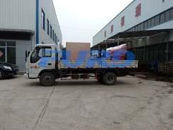 福瑞得機(jī)械瀝青灌縫機(jī)，手扶雙輪壓路機(jī)裝車(chē)成功及時(shí)發(fā)貨